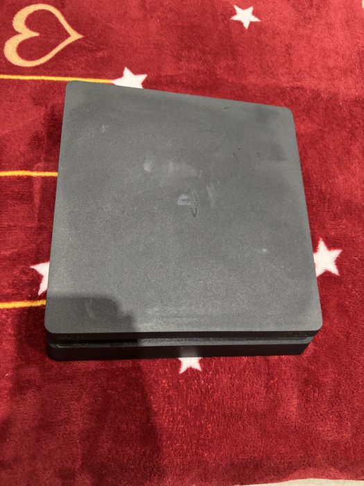 PS4-slim de vanzare