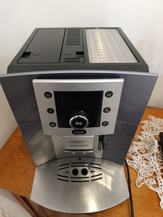 Vand aparat de cafea Delonghi