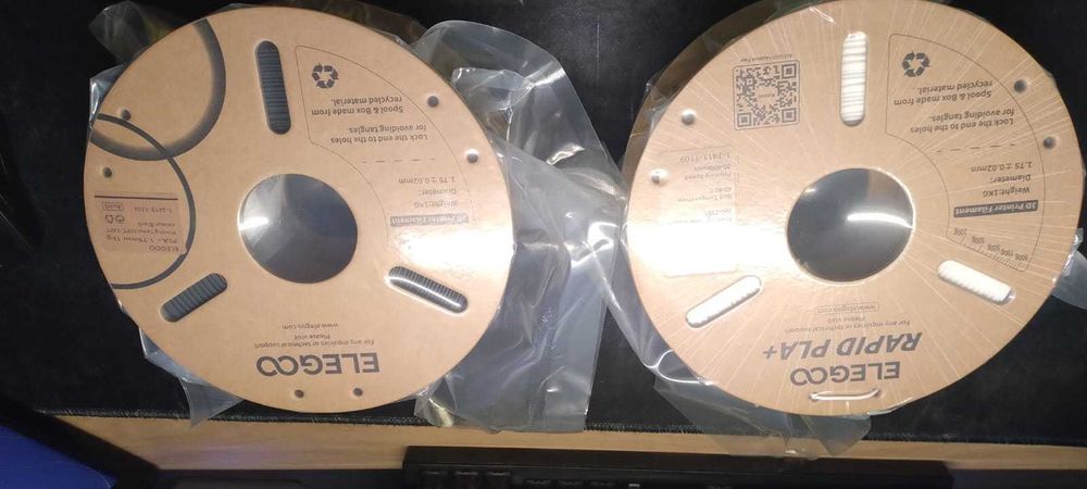 Filament PLA (Negru ) si Rapid PLA+ (alb)