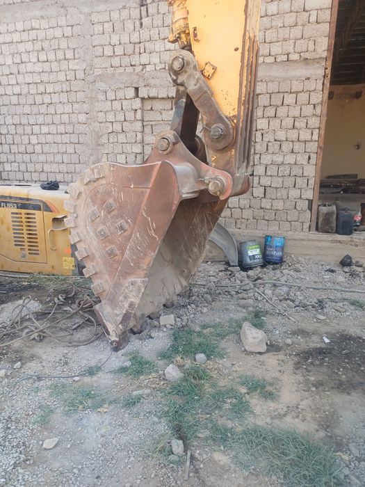 Ekskavator HYUNDAI 300 lc 2014