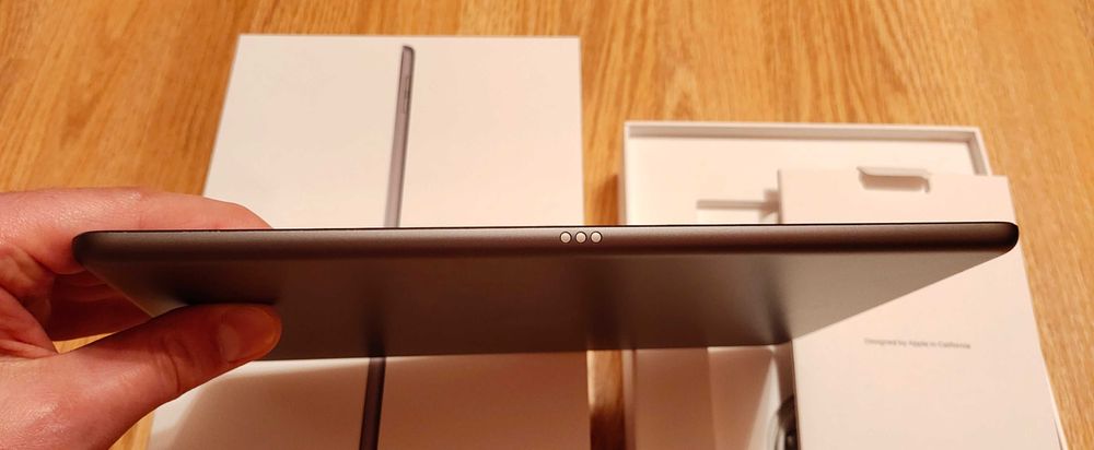 iPad 9 64GB Space Gray, WiFi, model A2602 + husa silicon + casti Apple