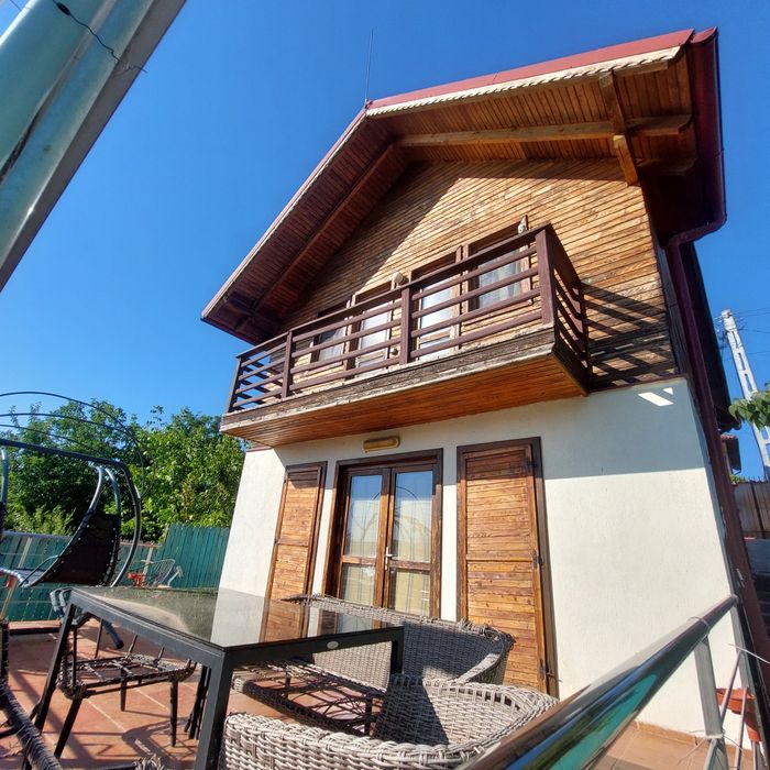 Casa Branesti cu deschidere la lac.