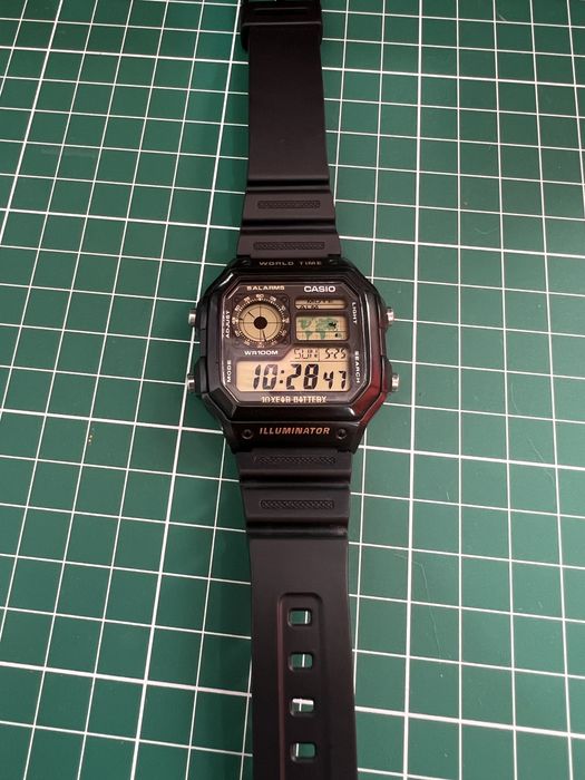 Кварцевые часы casio 1200 WH