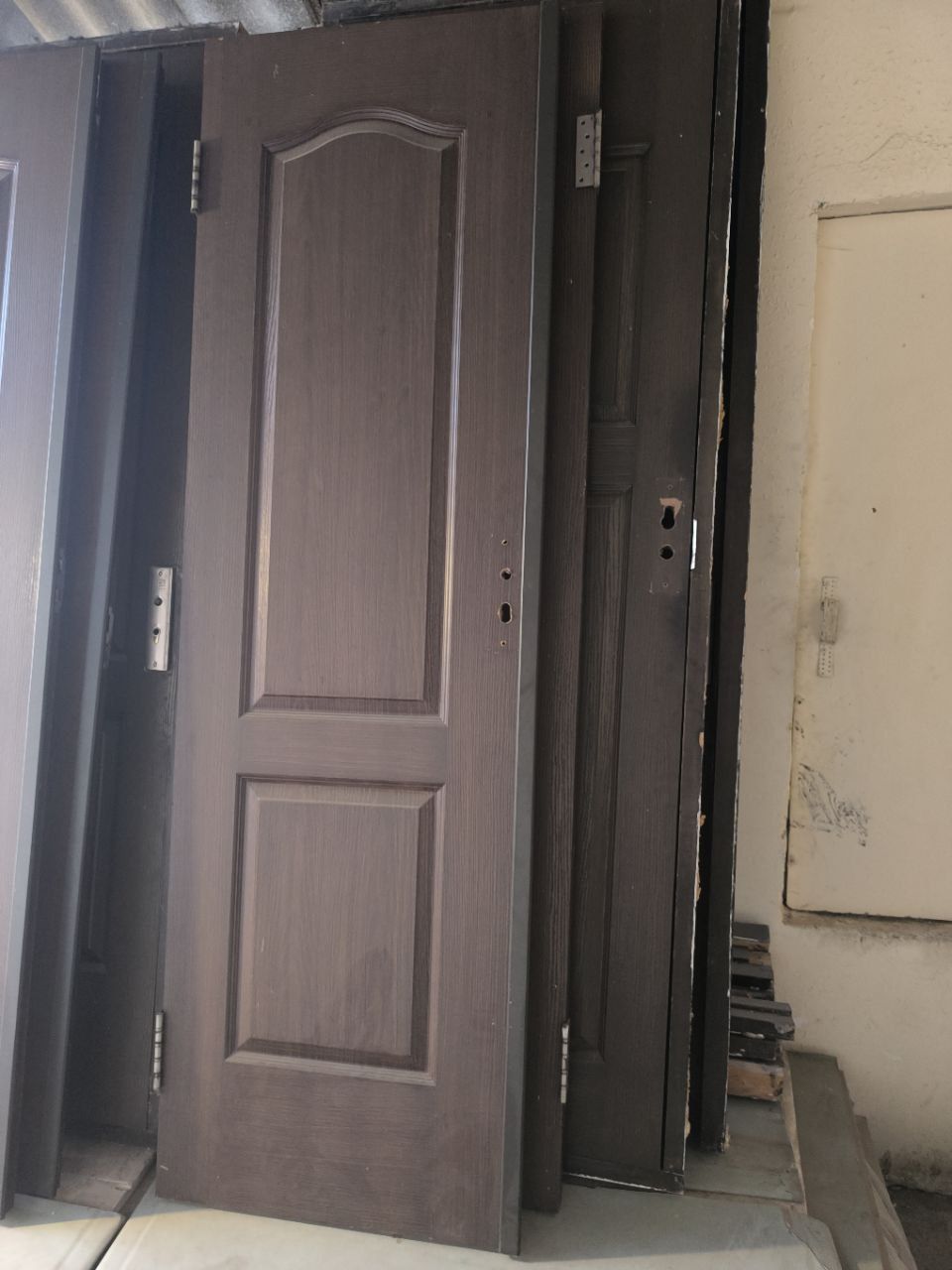 MDF eshiklar xolati zor yechilgan srocna sotiladi