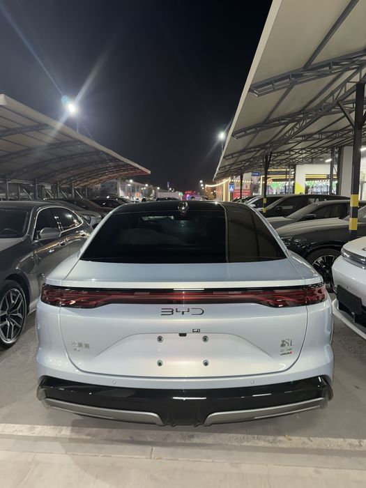 Byd han L 2025 год Двумя моторами.