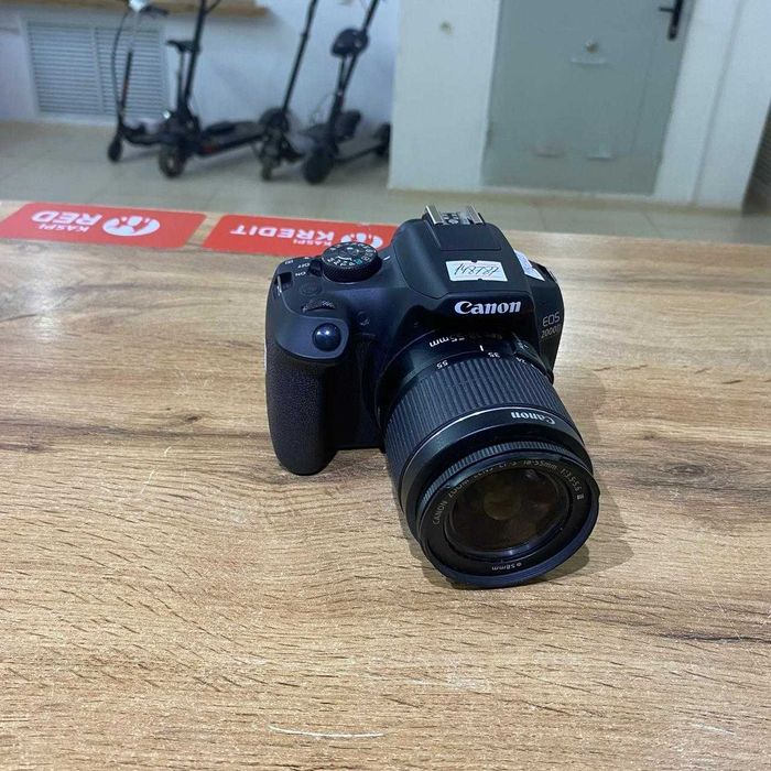 К162/Зеркальный фотоаппарат Canon EOS 2000D /sk148787