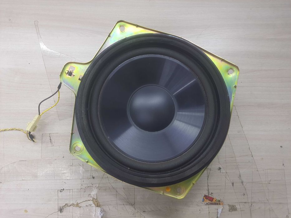 Сабвуфер для Lexus GS300