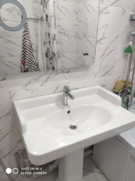 Продам раковина для ванной с зеркалом в хорошем состоянии