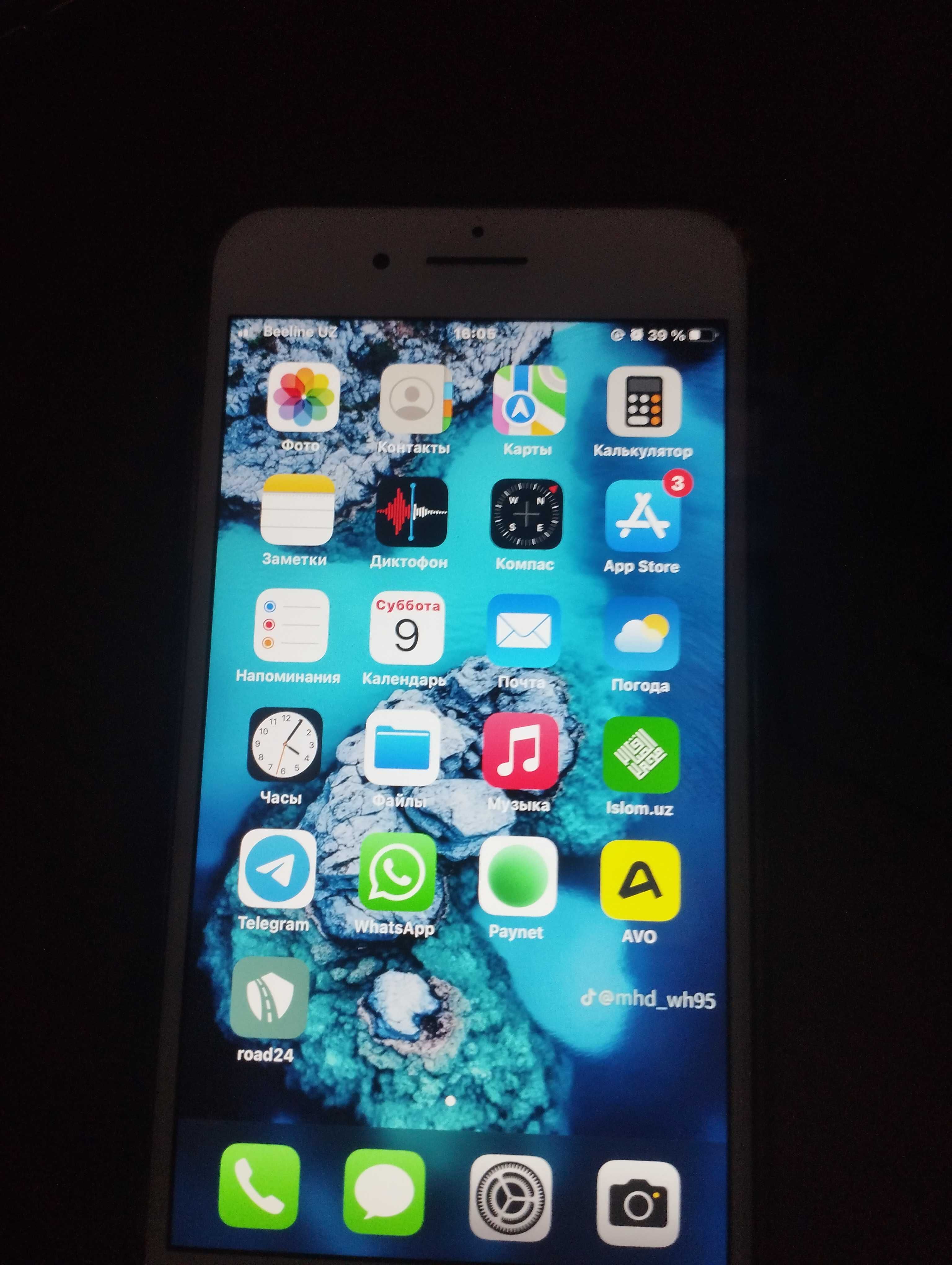 Iphone 7plus 64 хорошо состоянии всё работает иточ замена батарейка