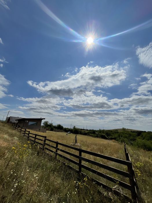 Teren intravilan 3000m cu  cabana in Jugureni Prahova