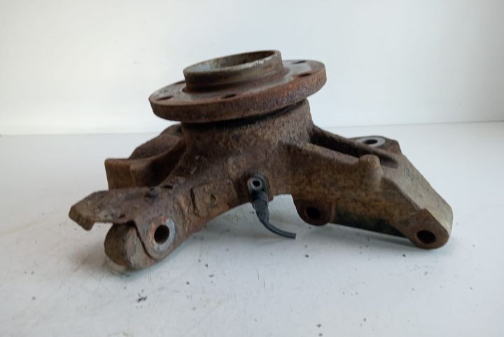 Fuzeta butuc roata stanga fata Volkswagen VW Crafter prima generatie