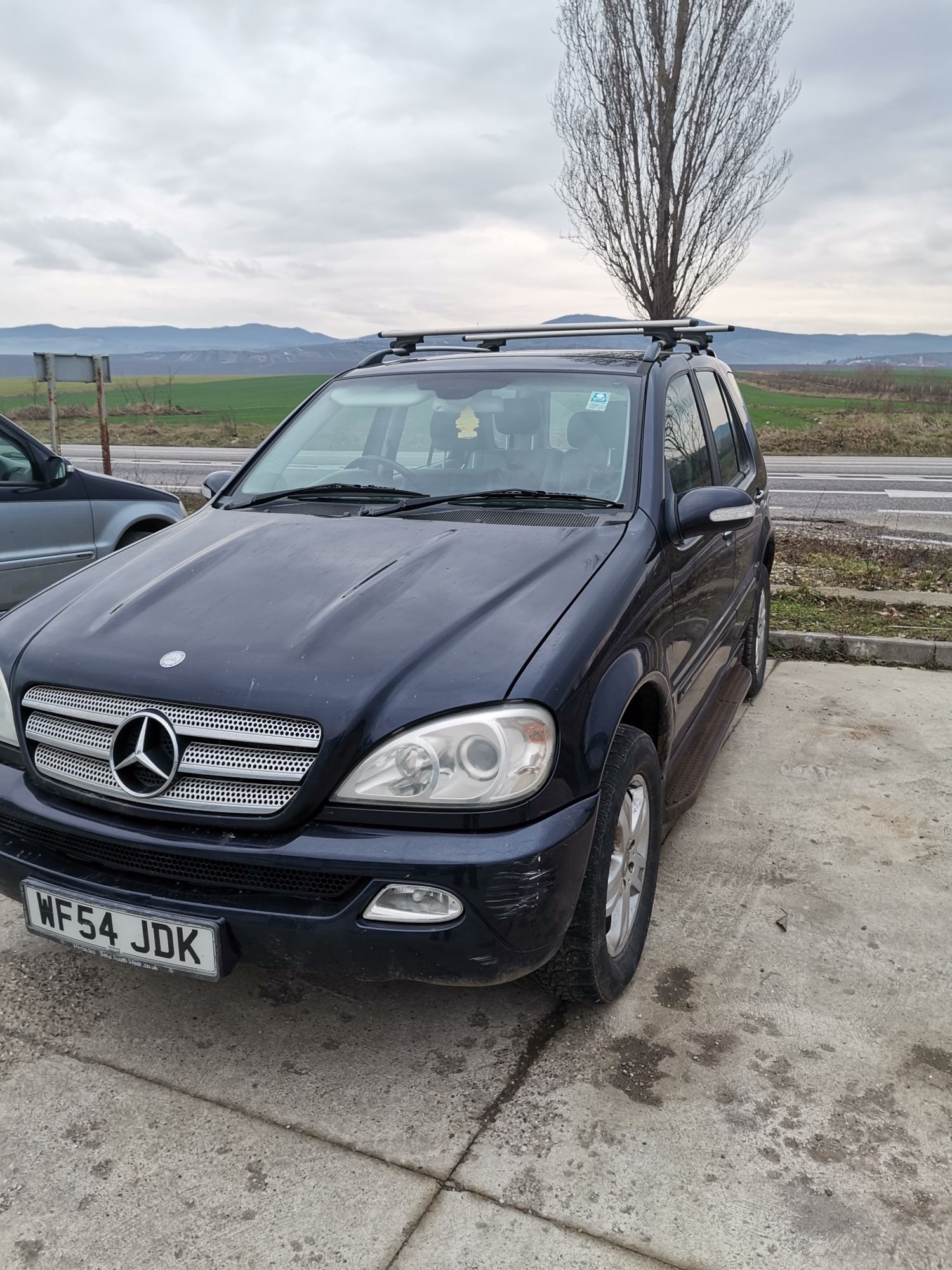 Dezmembrez Mercedes ml 270 w163