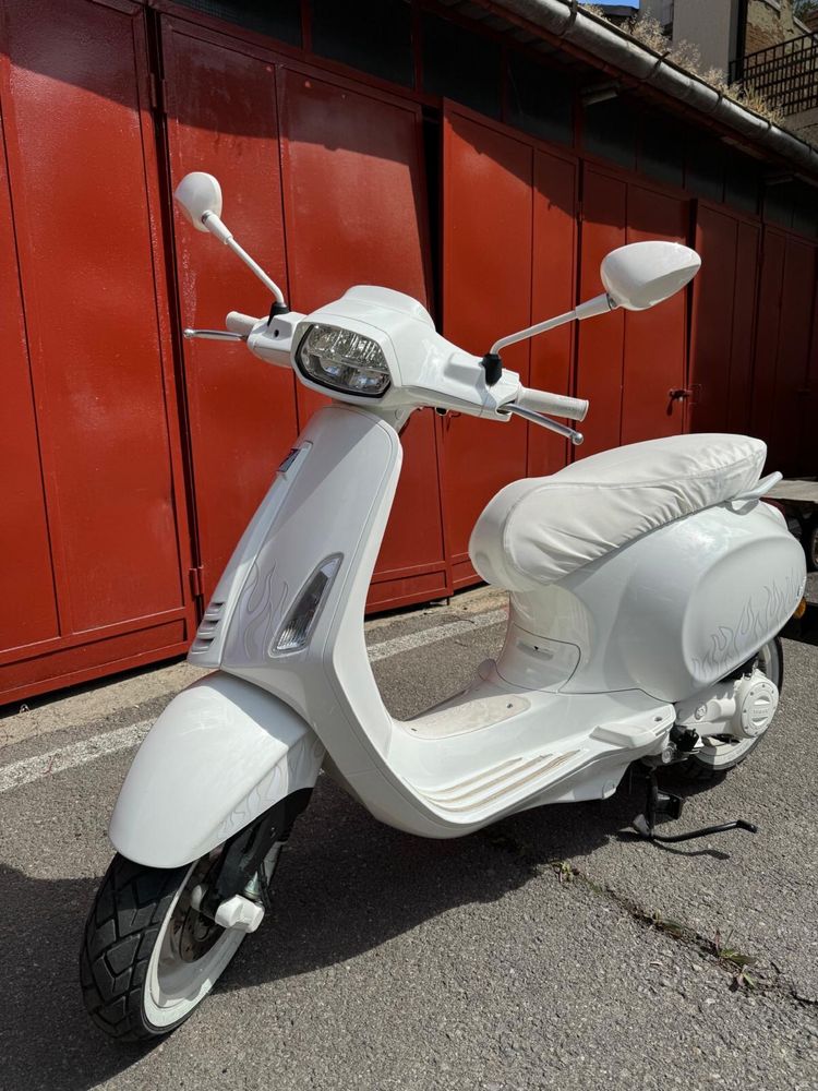 Scuter vespa primavera justin bieber limited editon