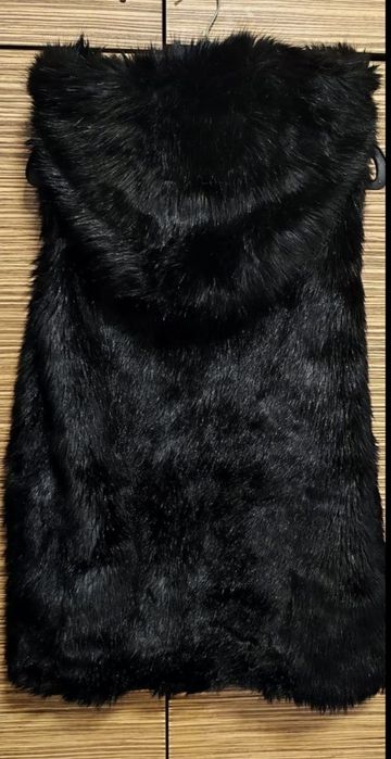 Дамски елеци и якета