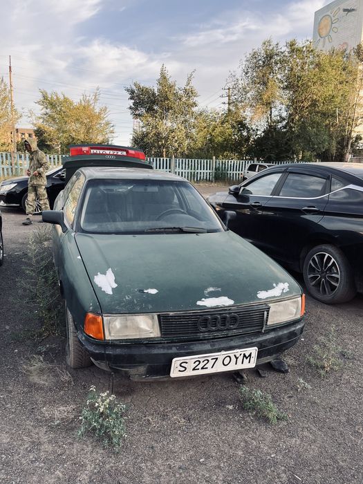 Машина ауди 80, машина на ходу, можно на запчасти