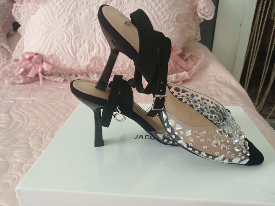 Продаётся женская обувь