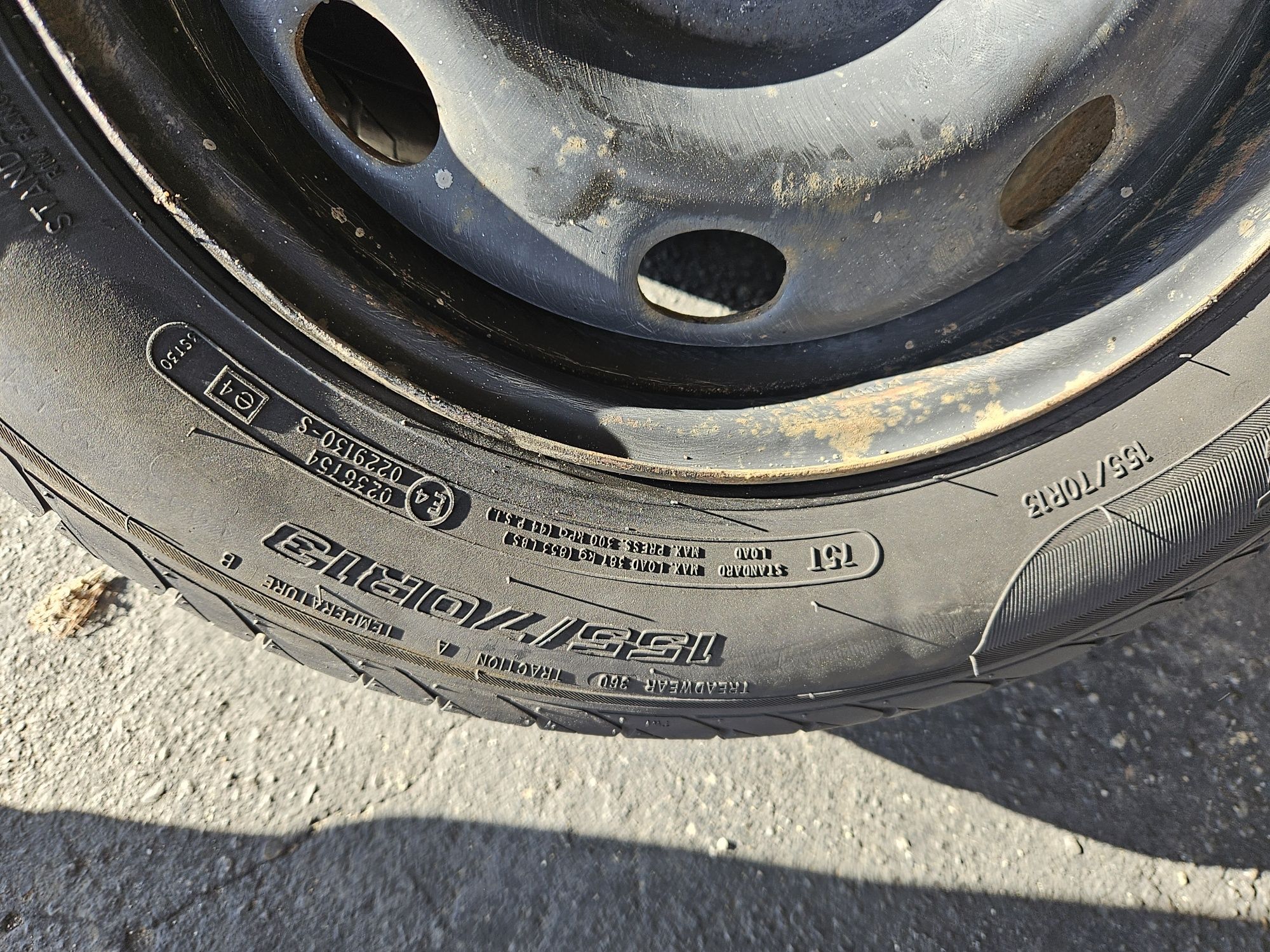 Vând rezerve remorcă 155/70R13.