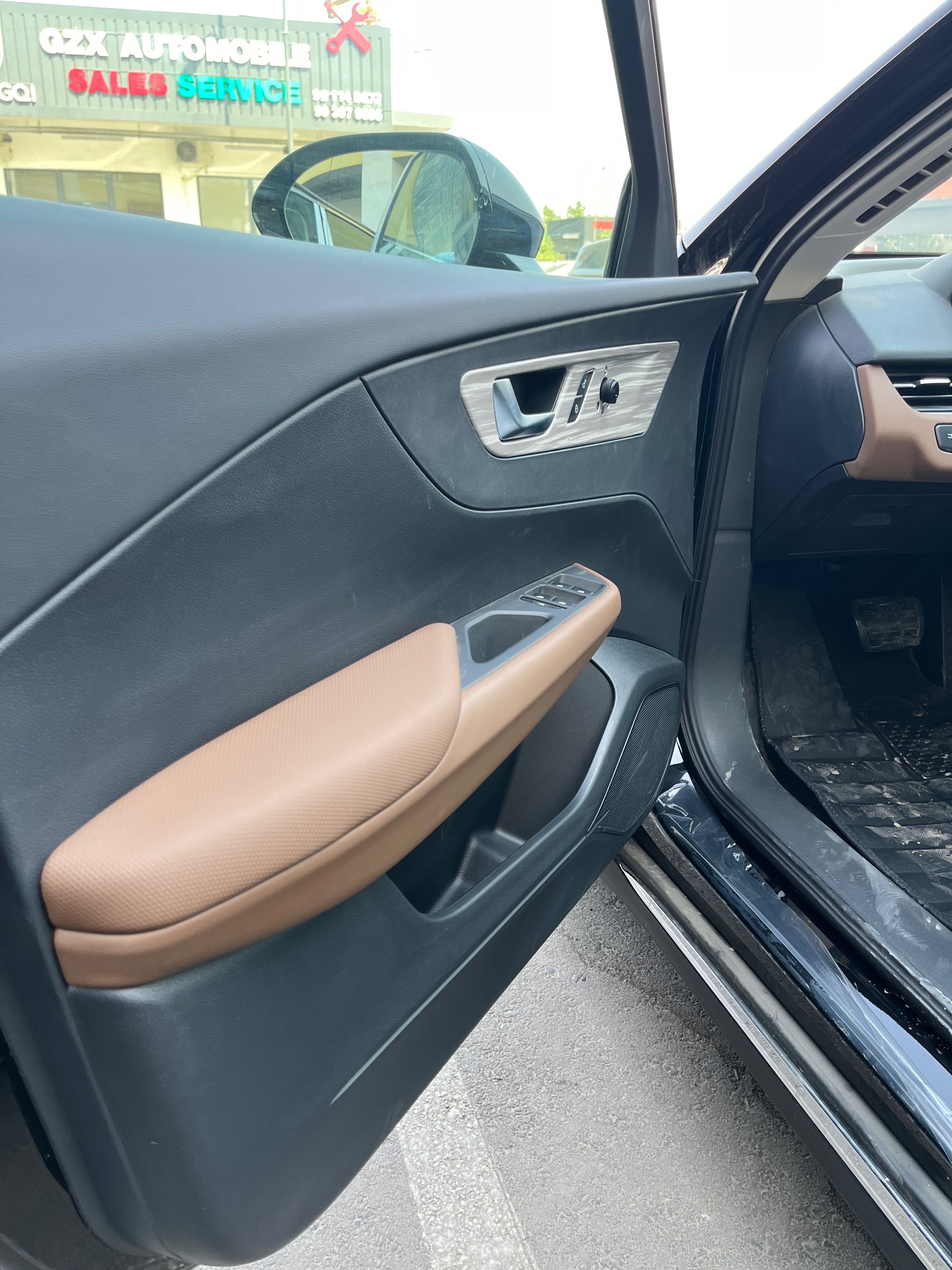 Hongqi e- km5 plus 560 km
