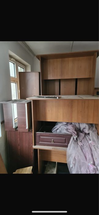 Шкафы в кабинет методиста в садик , парты детские и стулья