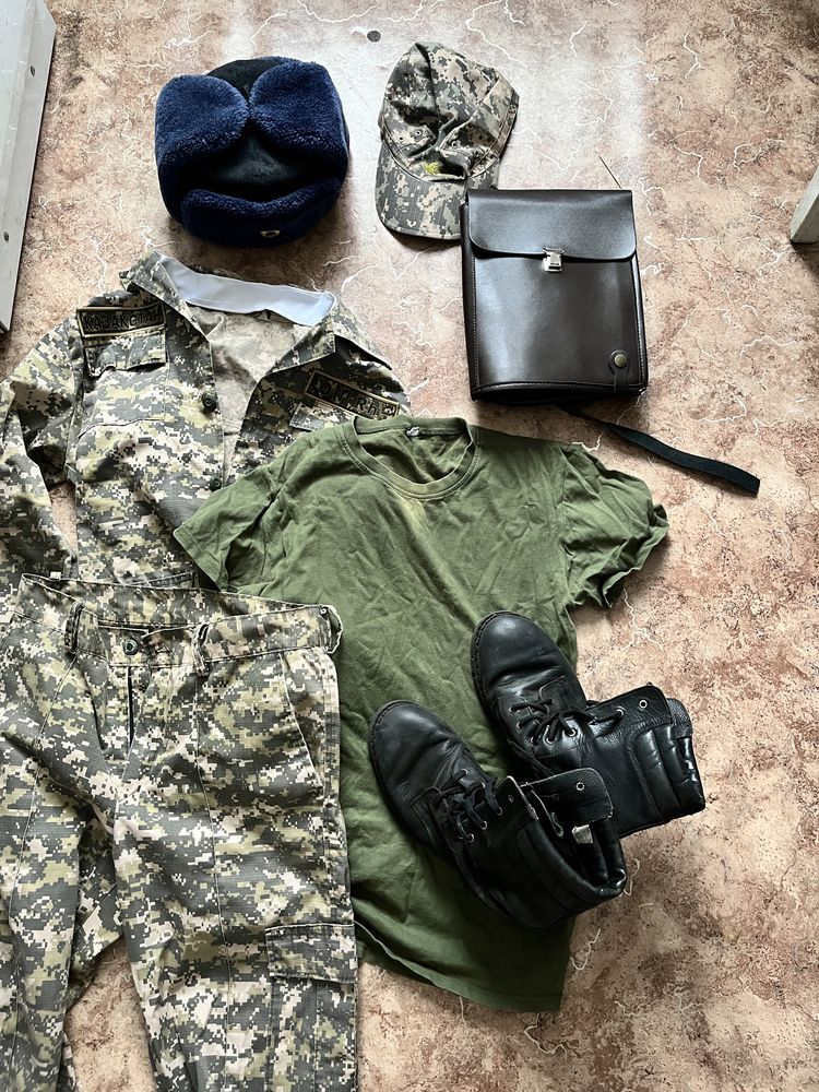 Военная форма с офис. сумкой + подарок