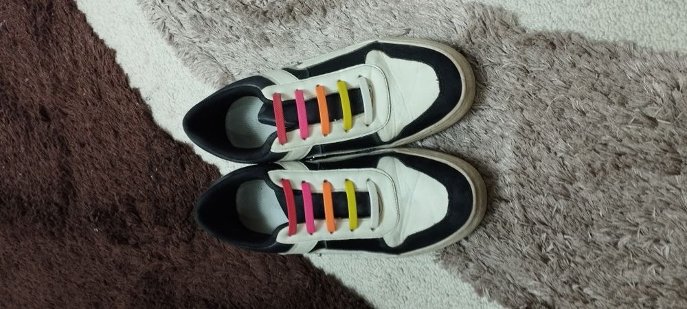 Кроссовки подростковые