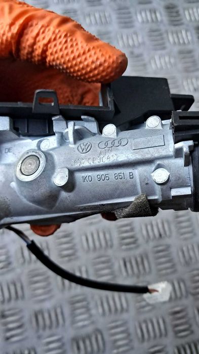 contact + cheie Seat Leon an 2012 cod 1K0905851B / 5K0905865