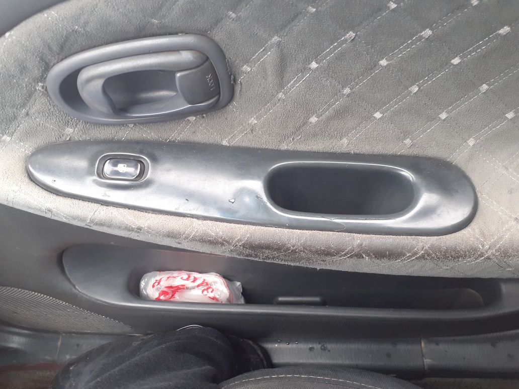 Кнопки аварики без заглушки печки  Hyundai Elantra Avante 1998 год