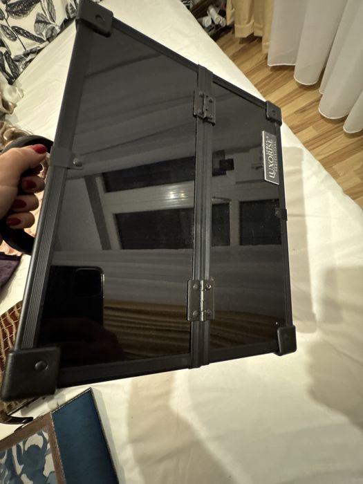 Caseta/Valiza machiaj LUXORISE – nefolosita, perfecta pentru cosmetice