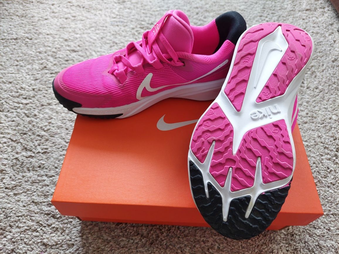 Маратонки Nike за момиче