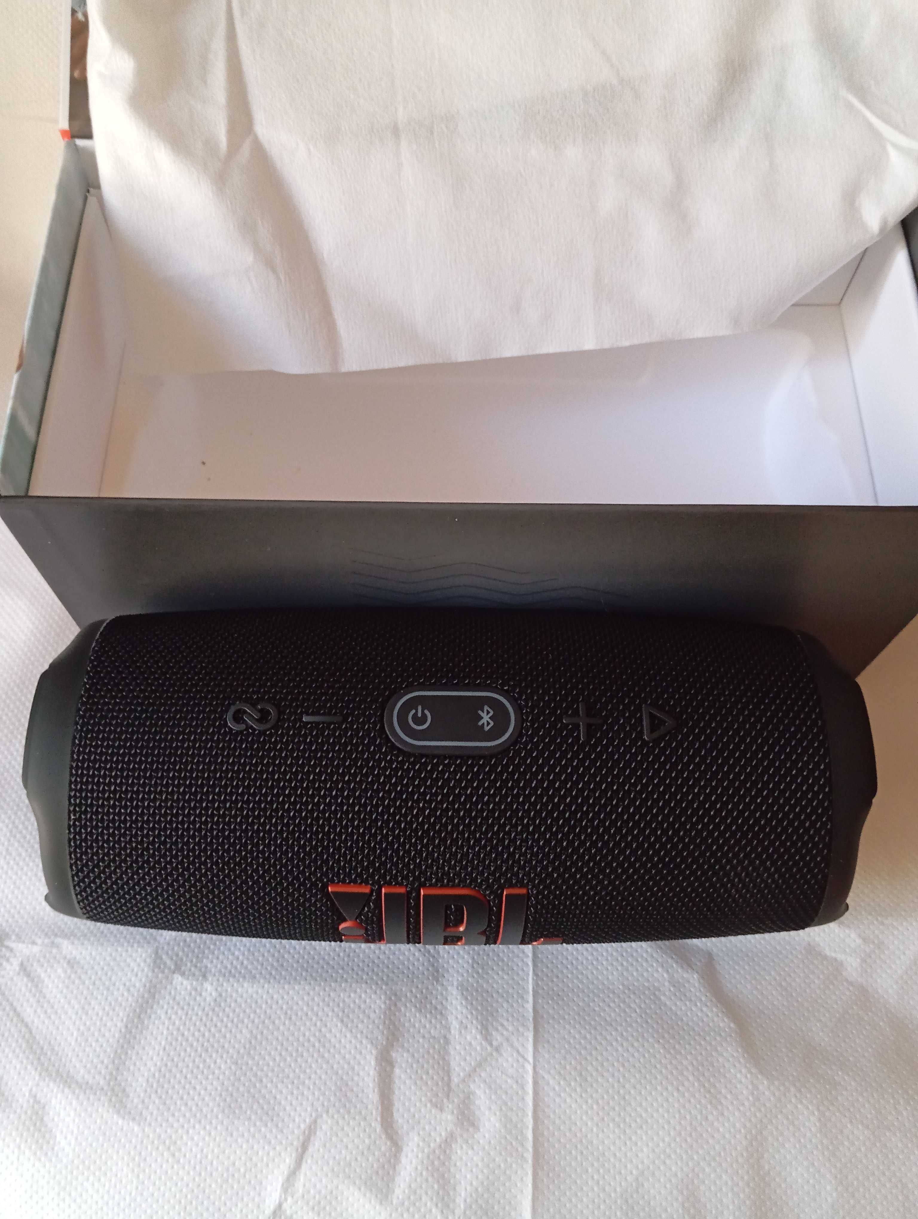 Продавам чисто нова Bluetooth тонколона JBL