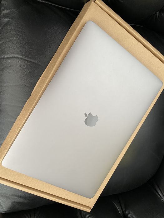 MacBook Pro 15-inch / Intel Core i7 / 16 Gb RAM / 512 gb / Space Gray