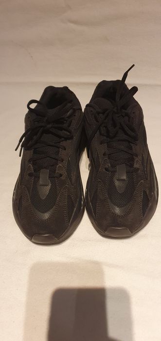 Adidași YEEZY Boost 700 V2
