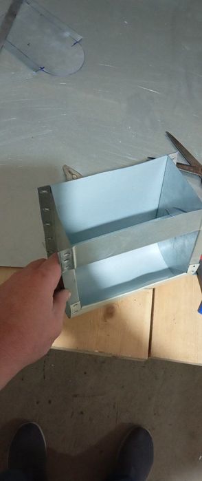 Карликивий қуёнлар учун бункерний кармушка сотилади.