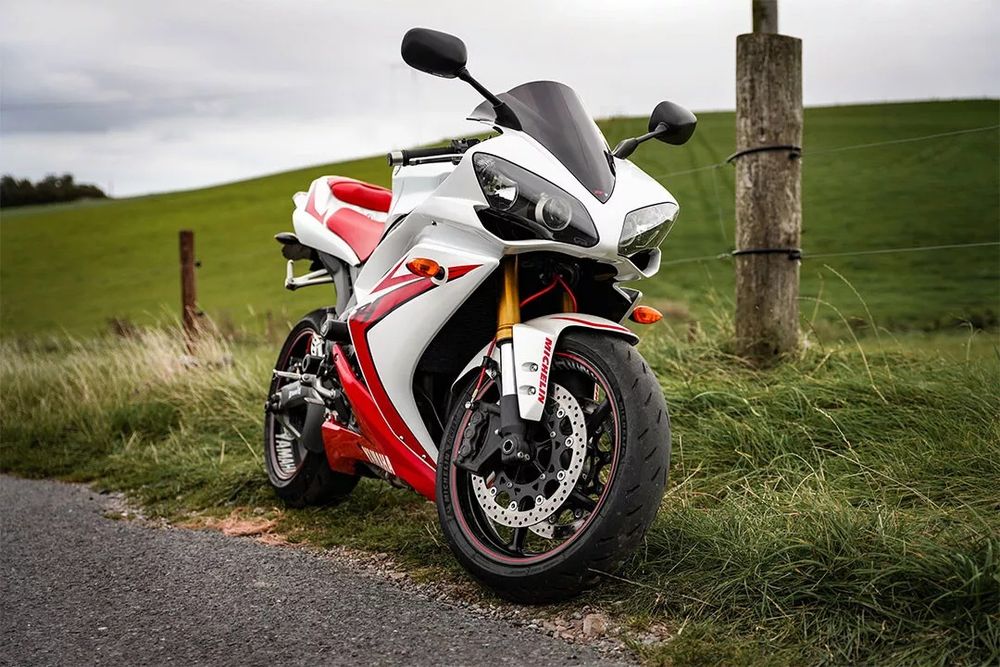 Dezmembrez Yamaha YZF R1 1007 2008 RN19