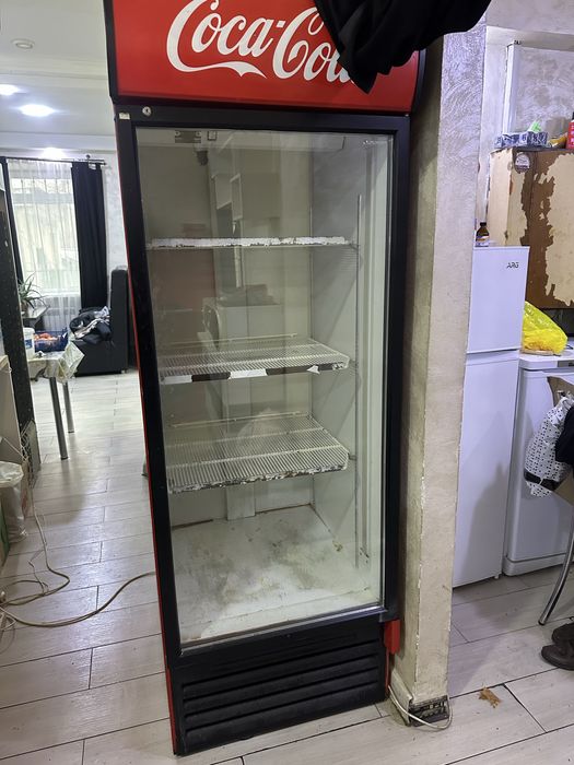 Продам холодильник кола
