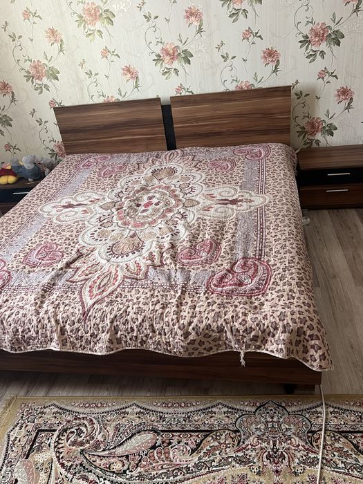 Продам спальныи гарнитур