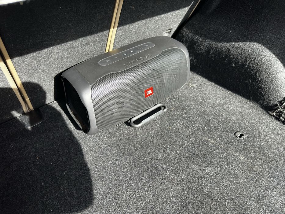 BMW X1 x-drive Automata 177 CP  2011- JBL BassPro Go. V2+ incarcator