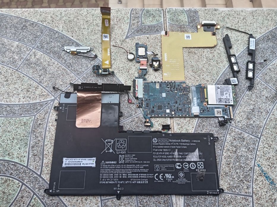 Vand piese pentru tableta HP Elite x2 1000 G2