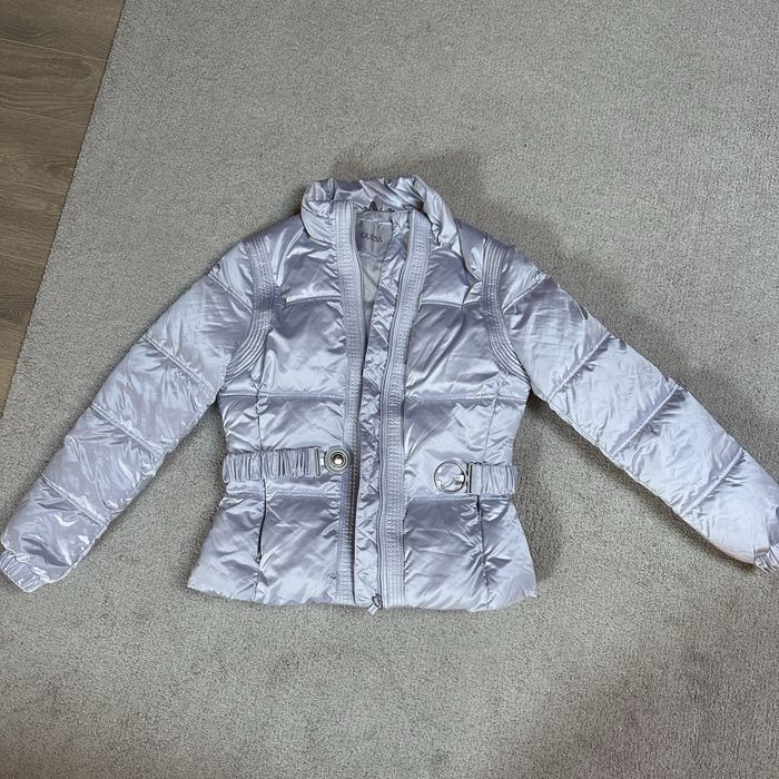 Дамско яке Guess размер М сиво-сребристо