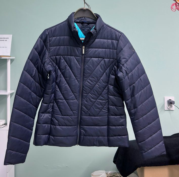 Tommy Hilfiger дамско олекотено зимнояке, размер М
