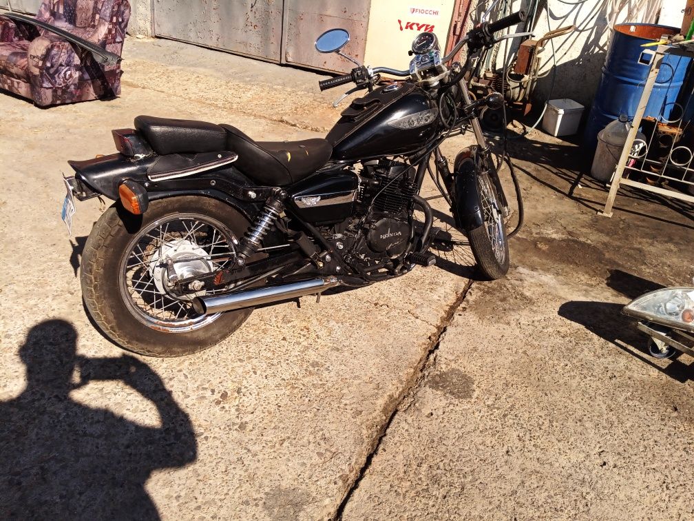 Honda Rebel 125 .