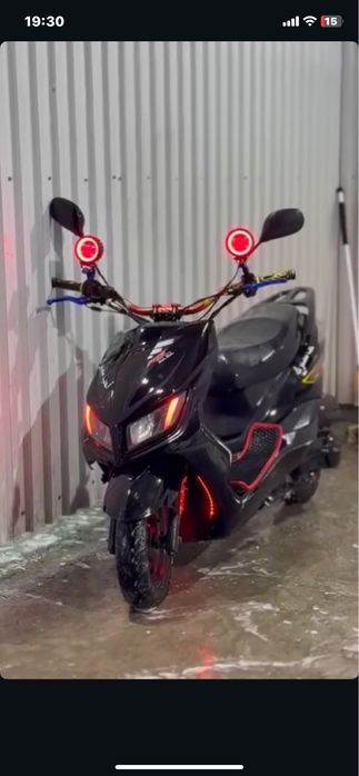Продам мопед скутер м8 стант 150 куб