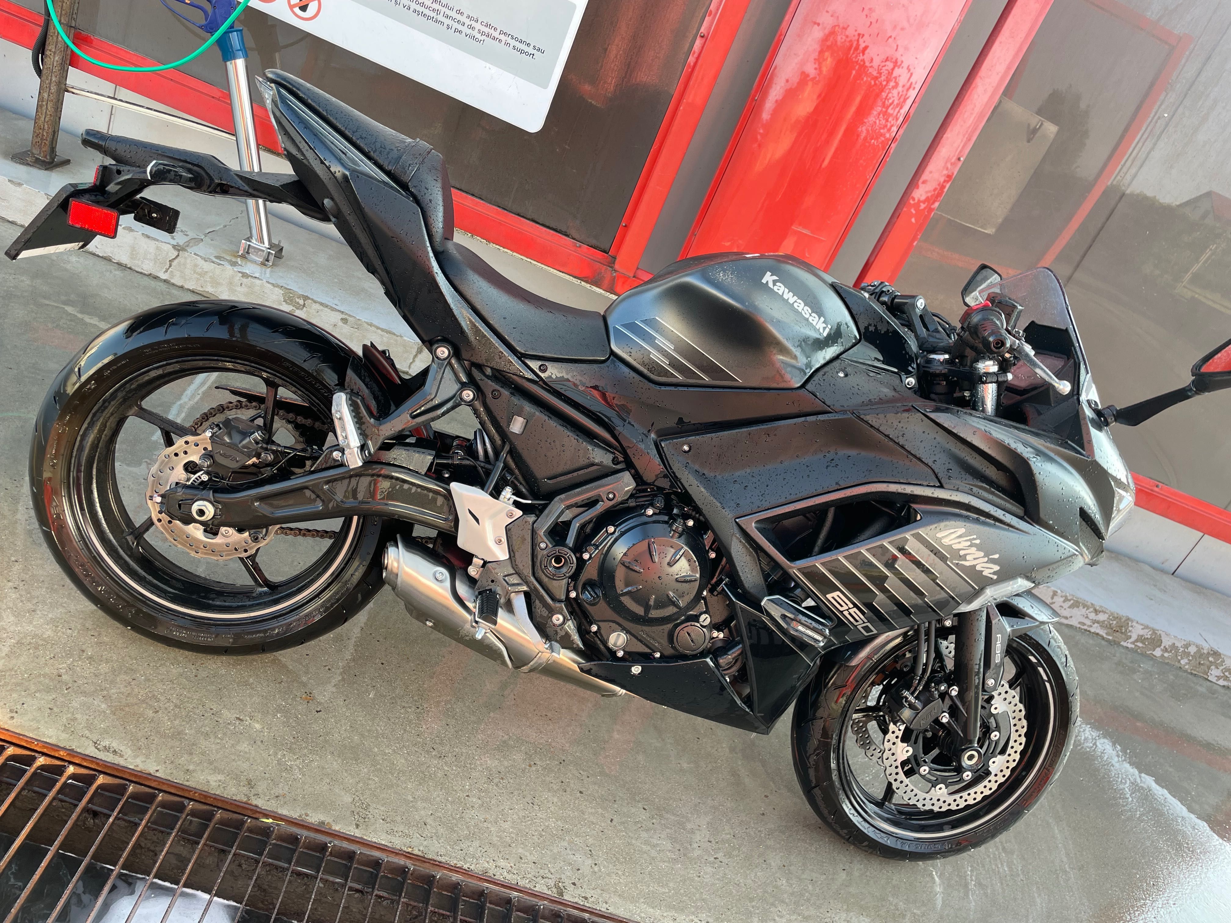 Kawasaki Ninja 650 Black Metallic –2025 Doar 1.180 km | Garanție 2 ani