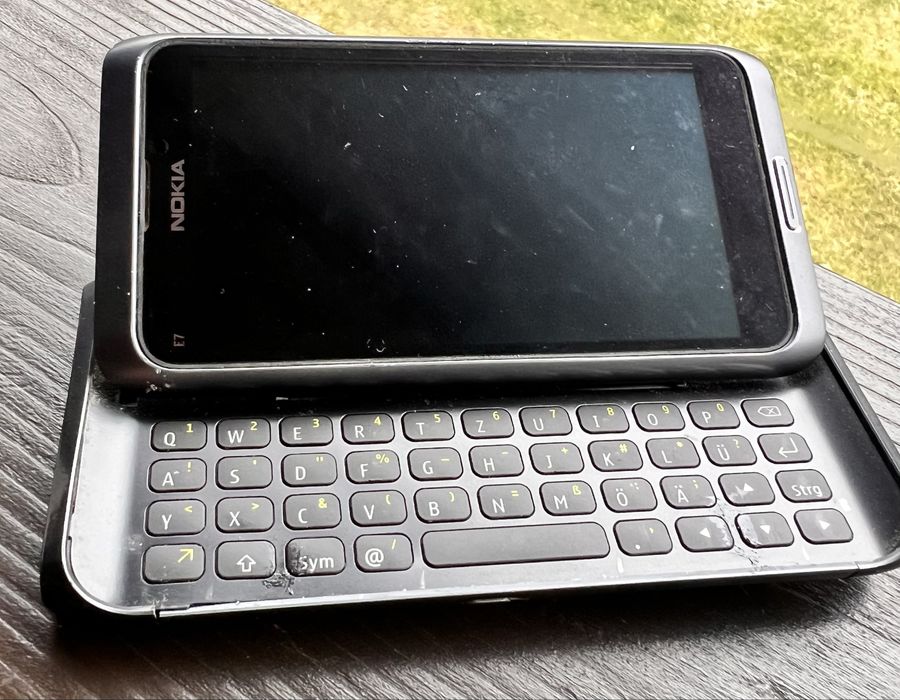 Nokia E7 funcțional