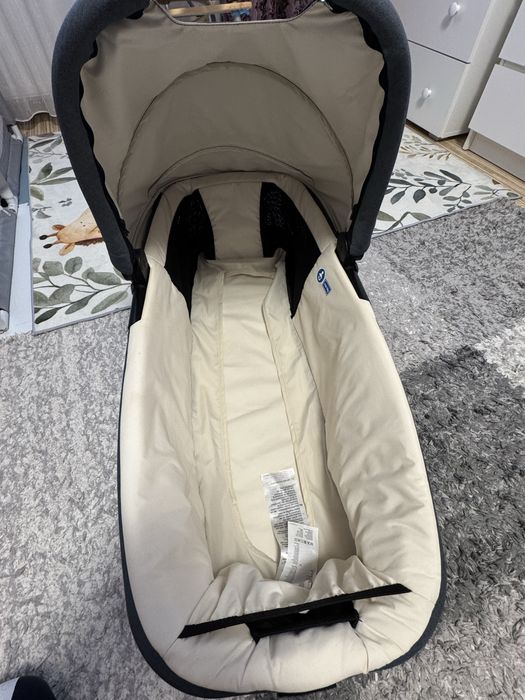 Vand Landou Joie Chrome DLX (fara cadru)si scoica auto i-snug