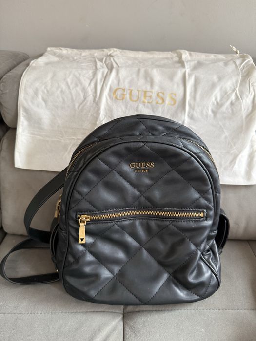 Раница Guess естествена кожа
