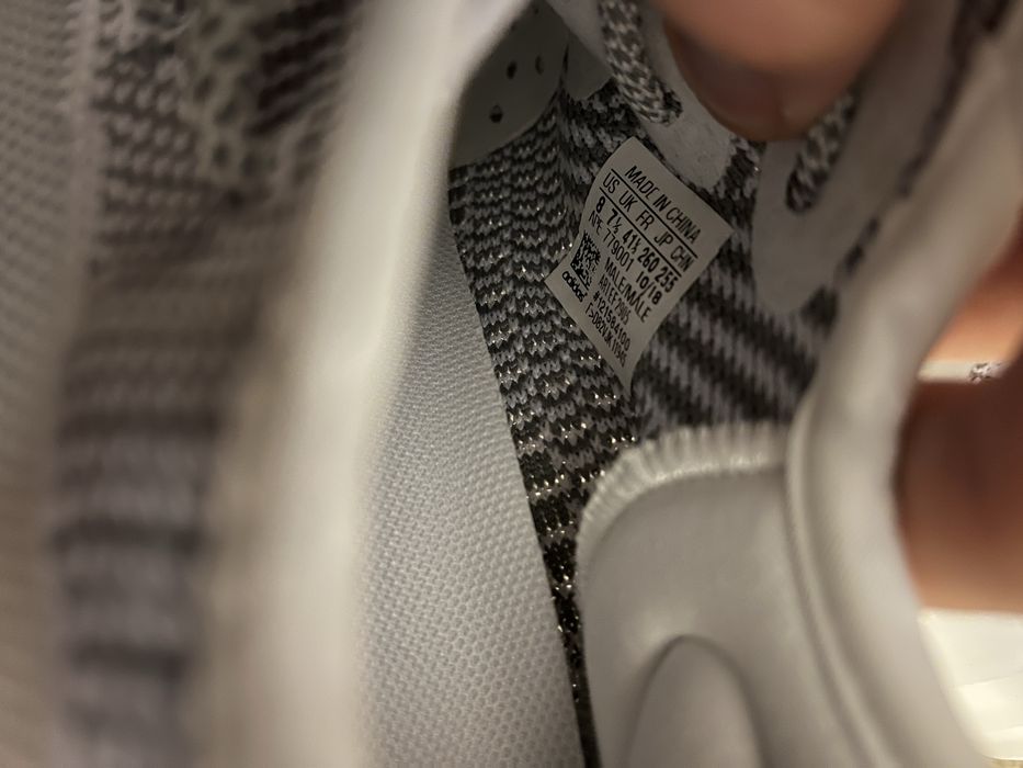 Yeezy 350 V2 Boost, 41 1/3, noi cu eticheta