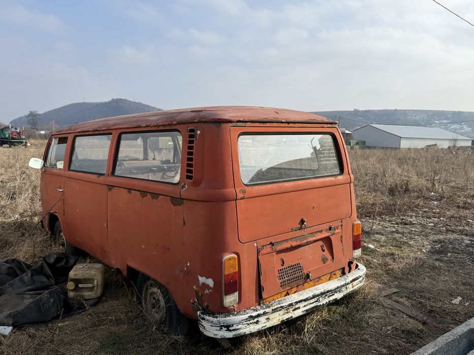 Volkswagen Transporter T2 1979 ideal food truck camper cabina foto