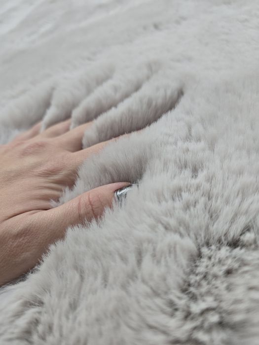Covor pufos blana - tip rabbit
