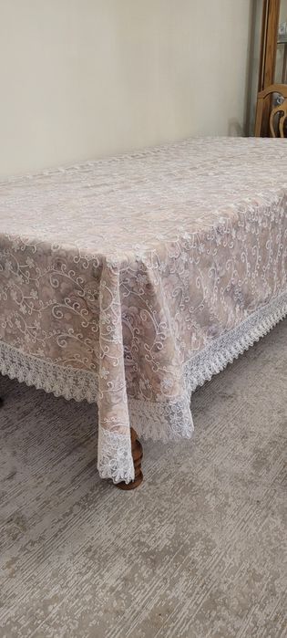 Продам  скатерть новую